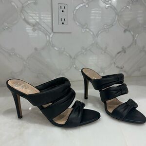 Vince Camino Thendie Slide Sandal
Black size 6